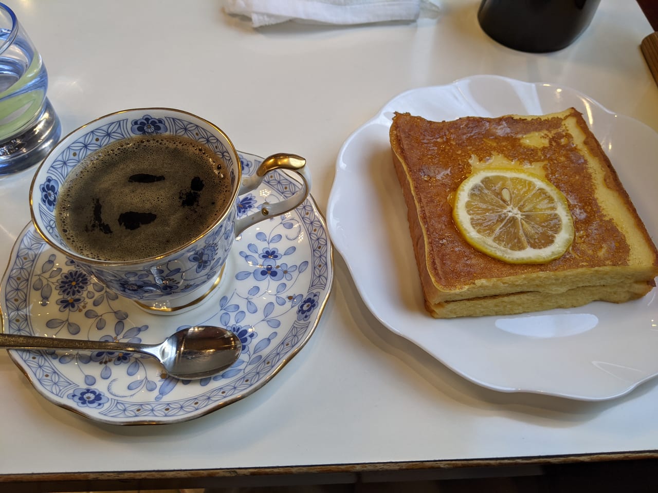 珈琲『ワンモア』ダッチコーヒーとフレンチトースト