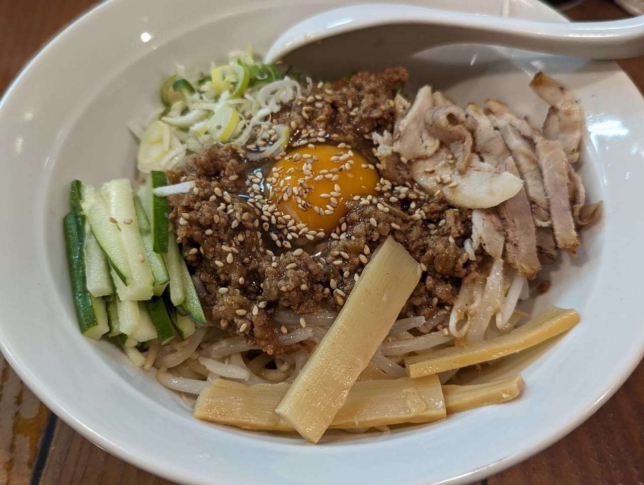 汁なし担々麺