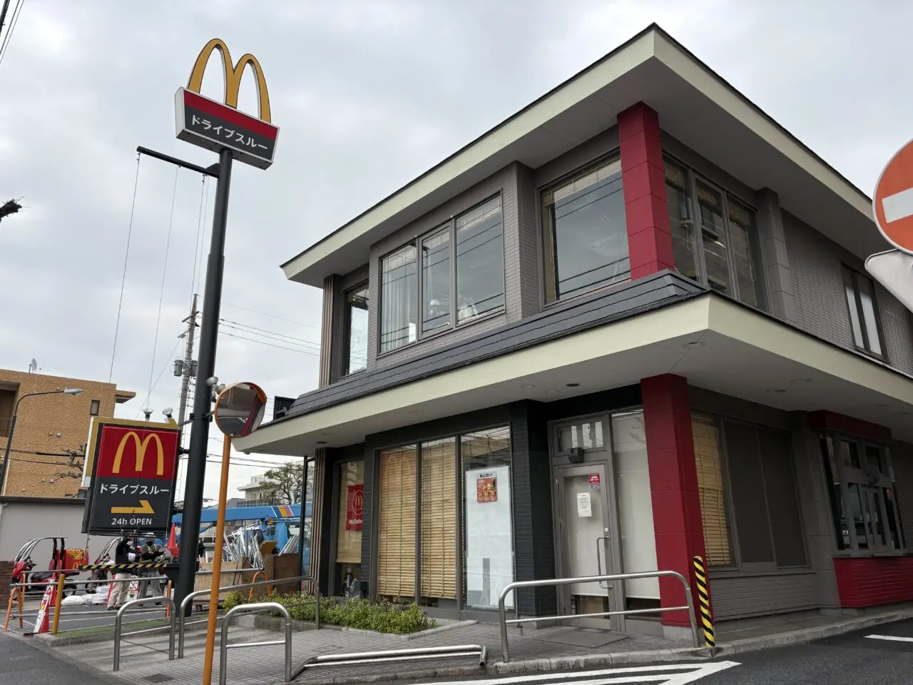 マクドナルド東葛西店一時休業