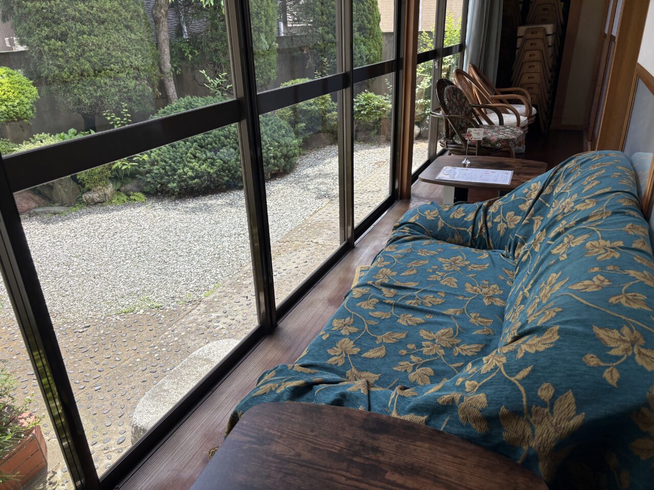 北小岩の本蔵寺にあるカフェコトハナ