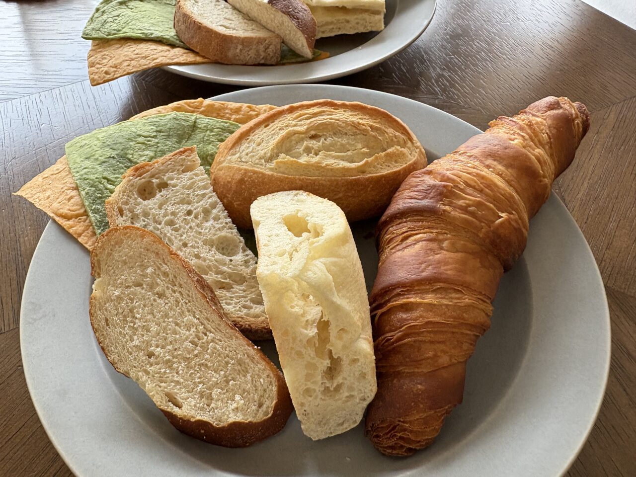 瑞江にあるカフェBAKEで7月限定のサラダとパンの食べ放題ランチ
