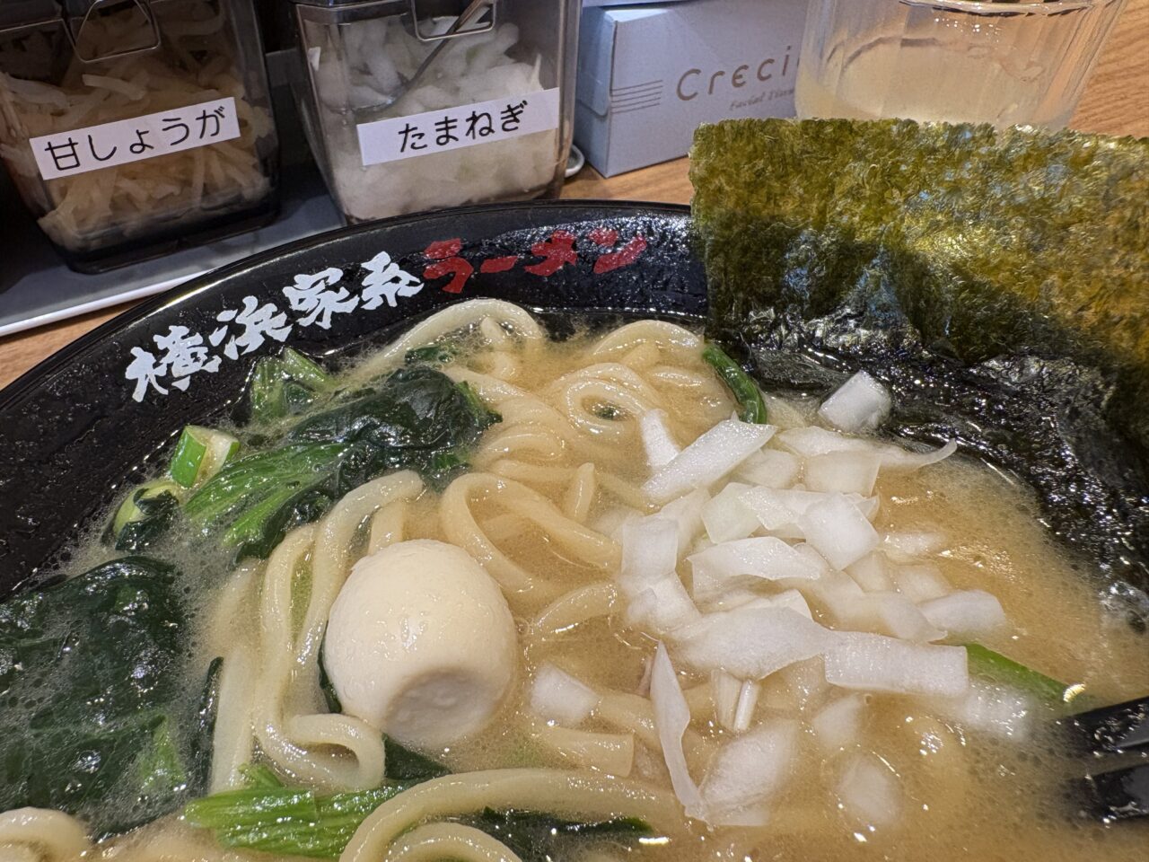 都内初出店のラーメン屋横浜家系ラーメンの有楽家西葛西店