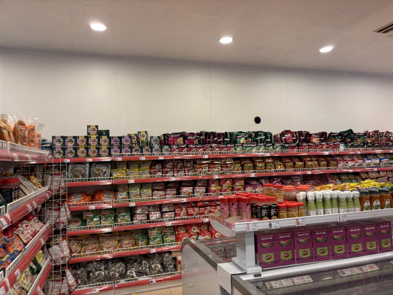 葛西にオープンしたベトナムスーパーXUXU MART