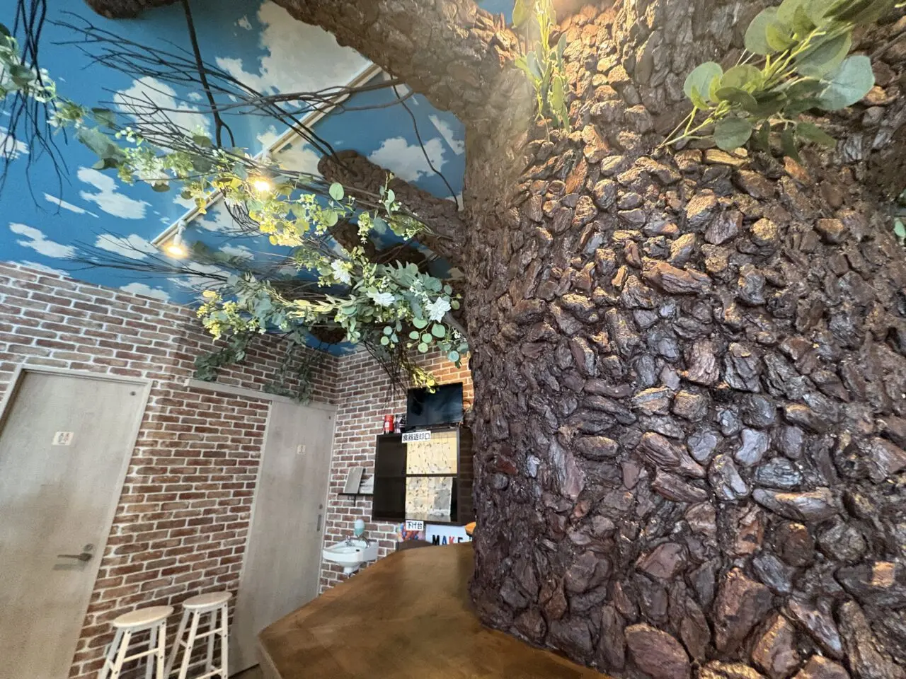 江戸川区役所前にオープンしたArtCafeWoody（アートカフェウッディ）