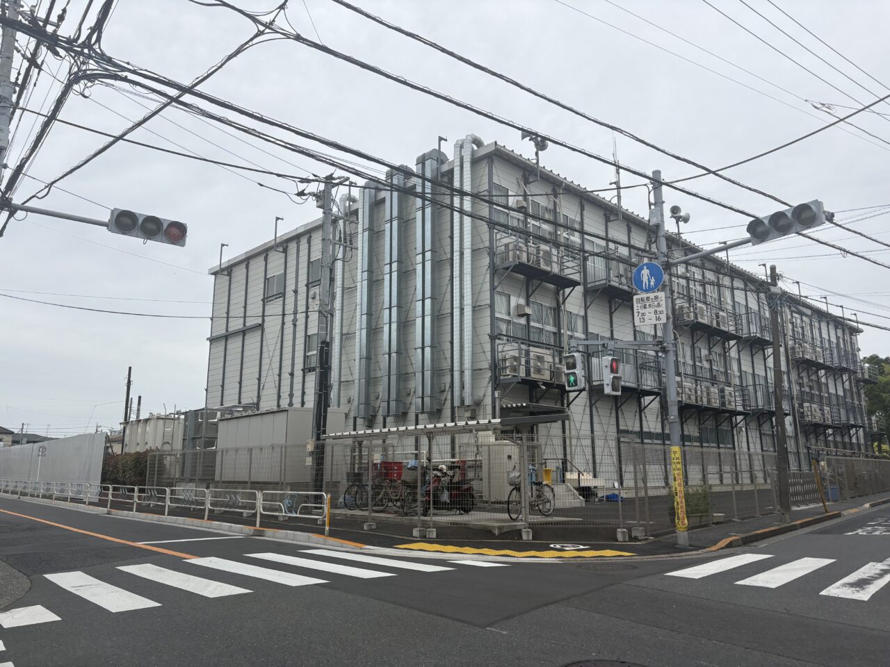 くろねこルドルフの町の盆踊りが上小岩小学校で開催
